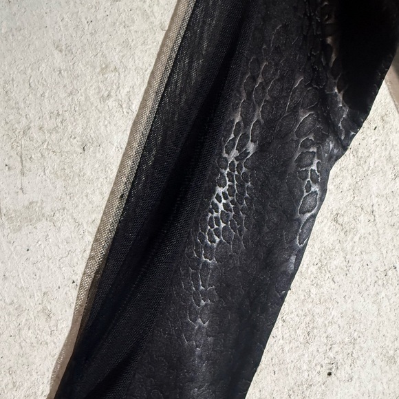 Chic Black Ruched Long Sleeve Dress - Picture 3 of 4